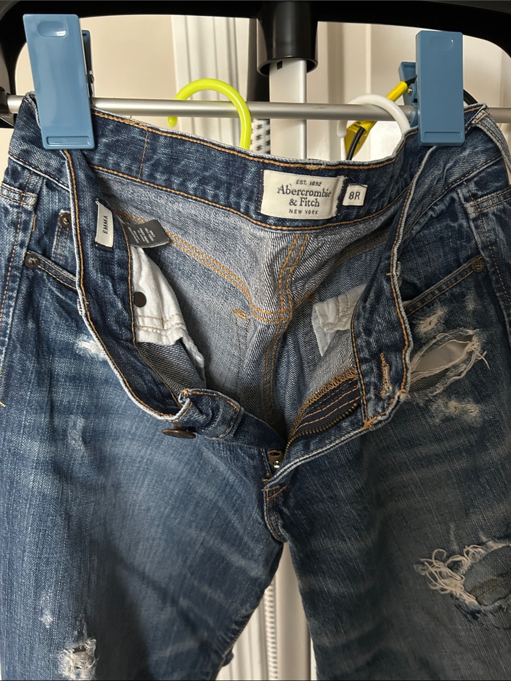 Abercrombie & Fitch women’s Emma Distressed Dark Blue Jeans vintage size 8R